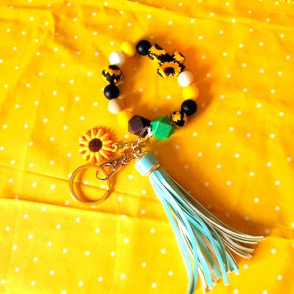 ✨️🧵✨️ Handcrafted🎒Bag Charm/Keychain👜 - Picture 4 of 4